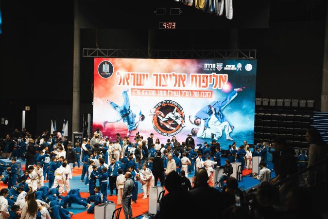 Mass Image Compressor Compressed this image. https://sourceforge.net/projects/icompress/ with Quality:83